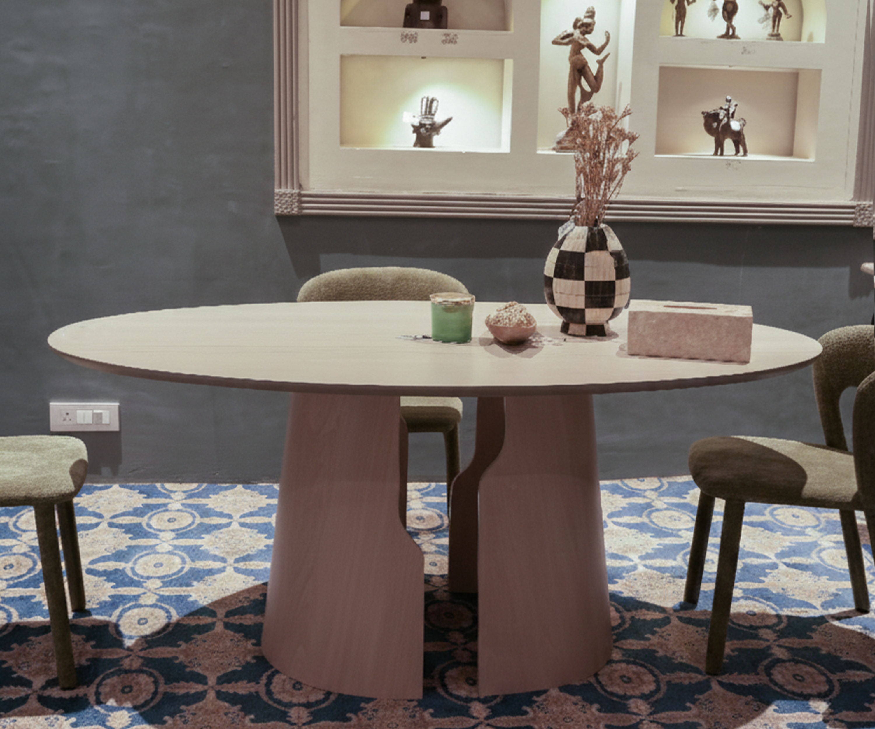 Light Wood Oval 6-8 Seater Dining Table with Sculpted Base