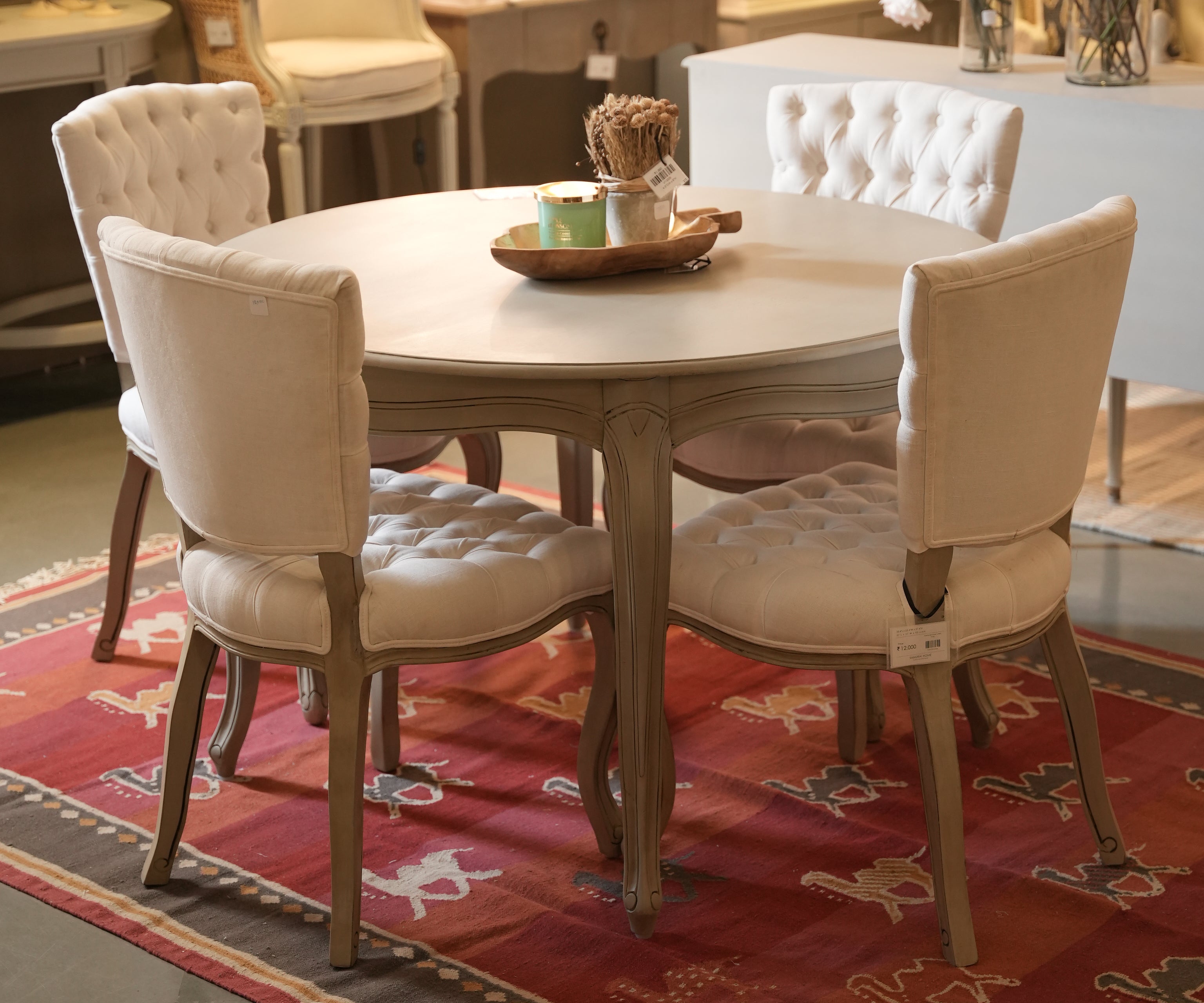 French Round 4 Seater Dining Table with Cabriole Legs