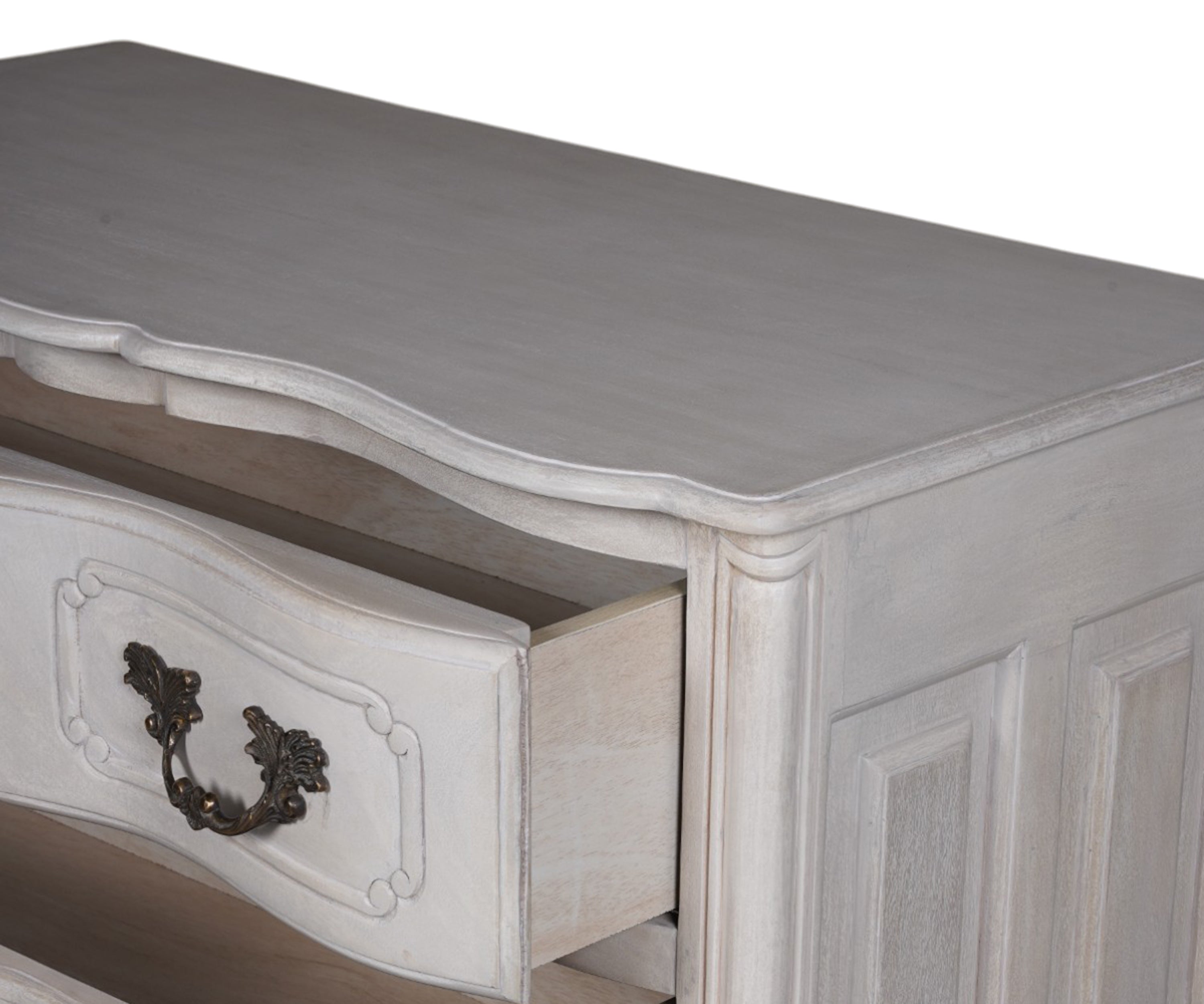 French Provincial 3 Drawer Chest of Drawers in Distressed Finish