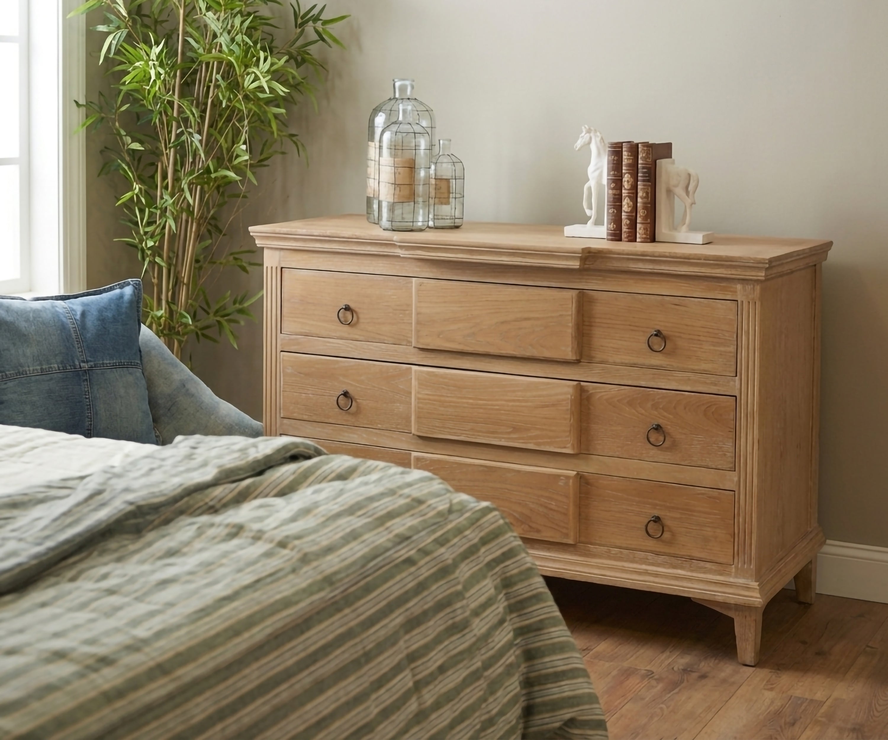 Italian Country 6-Drawer Oak Wood Storage Chest