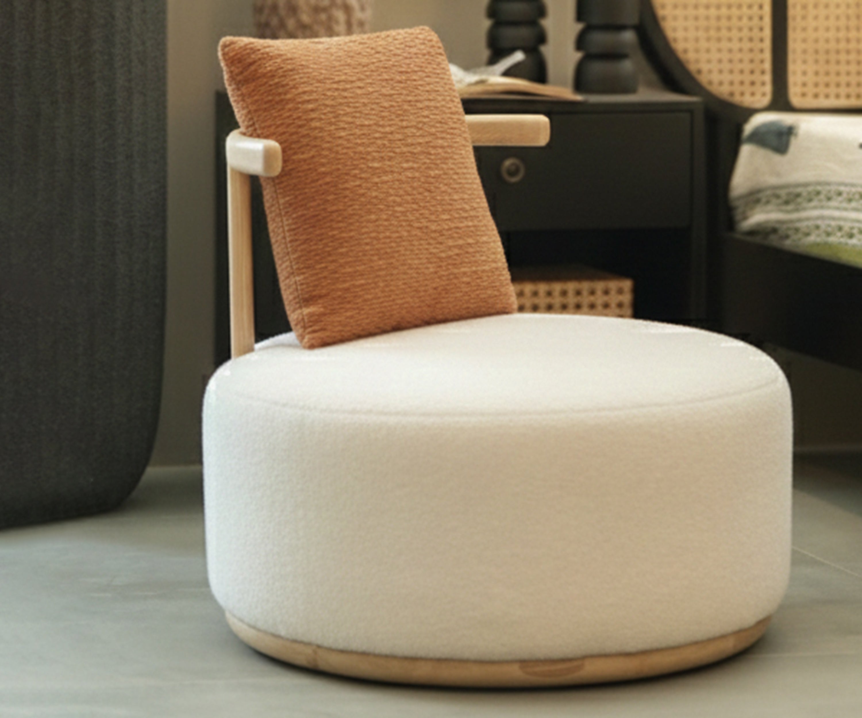 Oak Frame Round Lounge Chair with Cushion