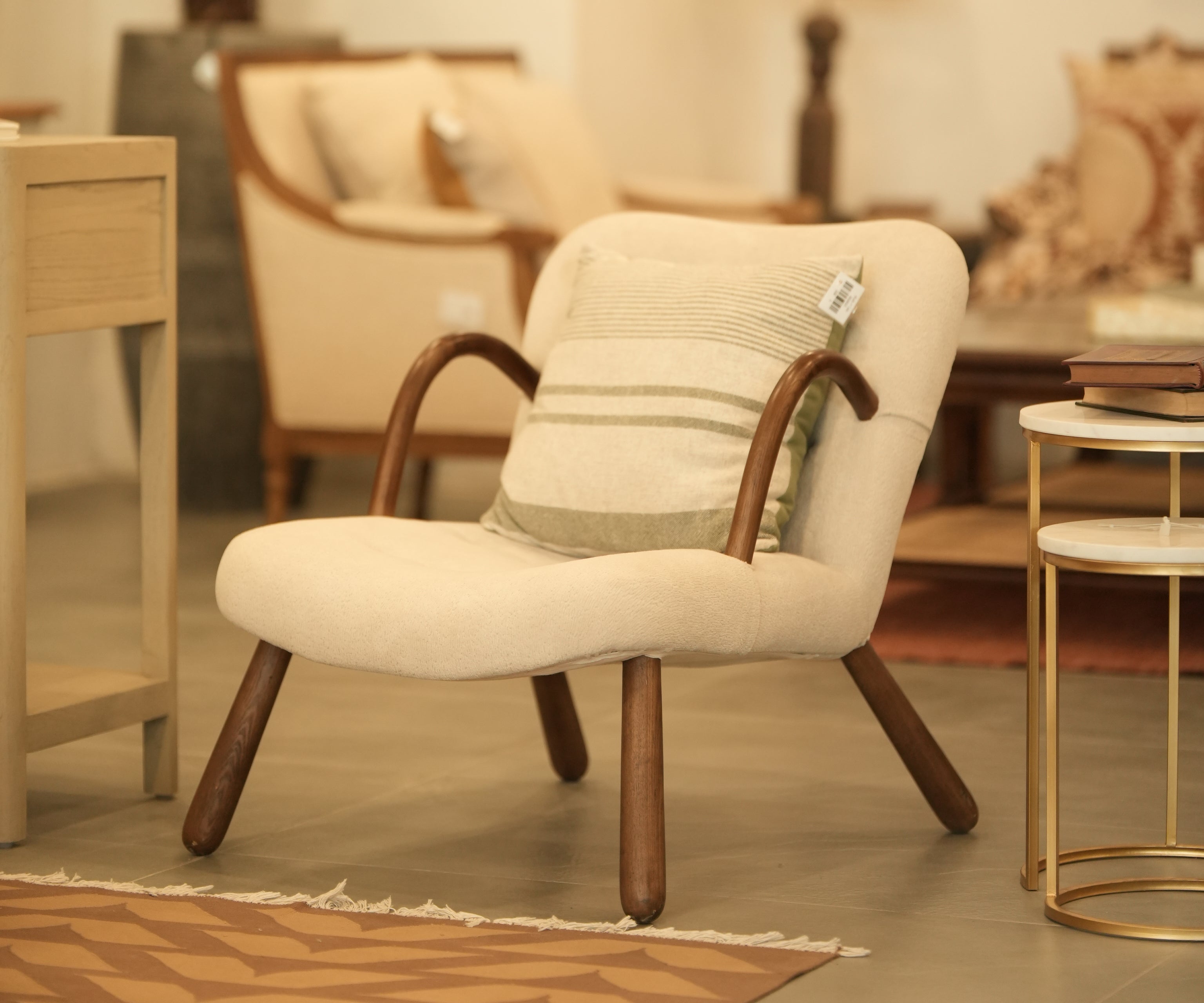 Arctic Fur Ivory Lounge Arm Chair